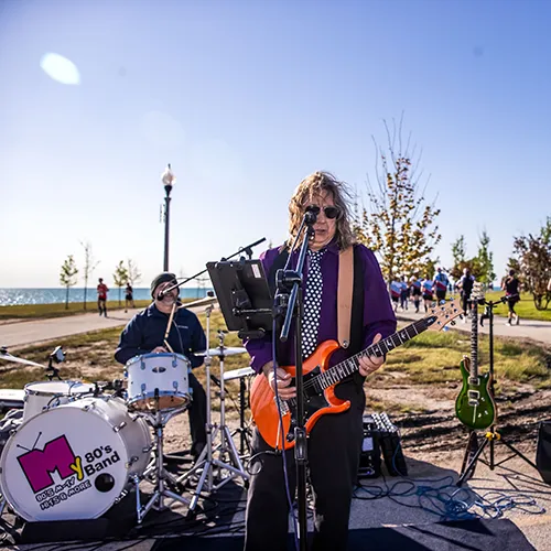 band playing on course