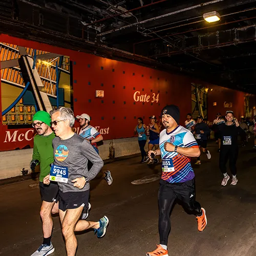 runners at gate 34